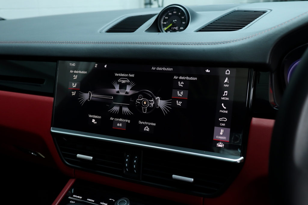 PORSCHE CAYENNE 3.0 E-Hybrid Coupe AT ปี 2022 #16