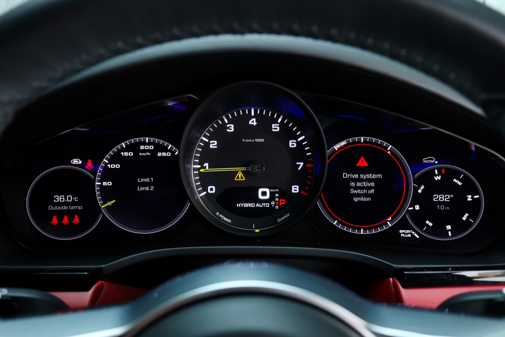 PORSCHE CAYENNE 3.0 E-Hybrid Coupe AT ปี 2022 #18