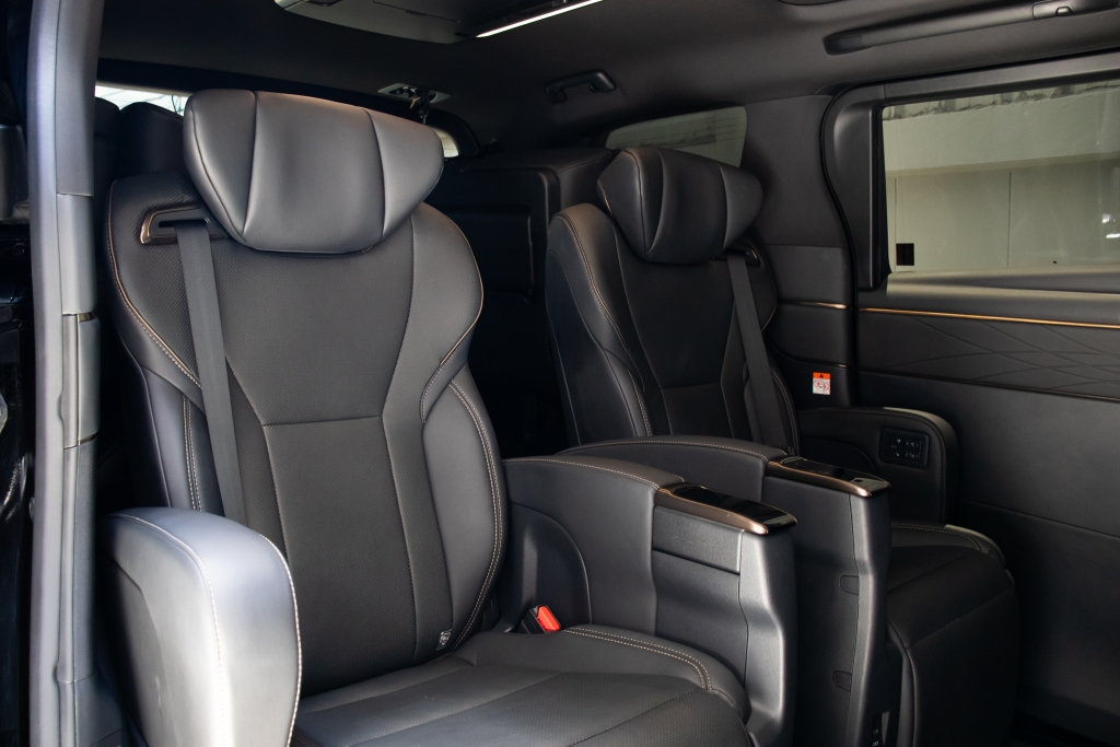 TOYOTA ALPHARD 2.5 HEV Z AT4WD. ปี 2025 #9